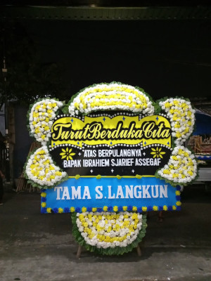 Papan Bunga Duka di Dempo Utara