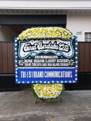 Papan Bunga Duka di Dempo Utara